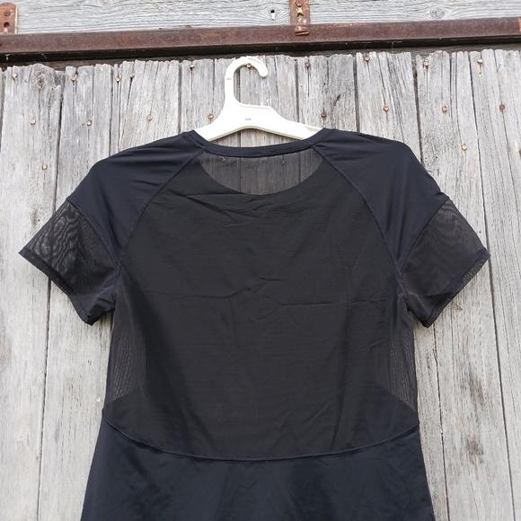 Lululemon Home Stretch Black Short Sleeve Mesh Back Athletic Top Womens Sz 2 - Picture 4 of 6